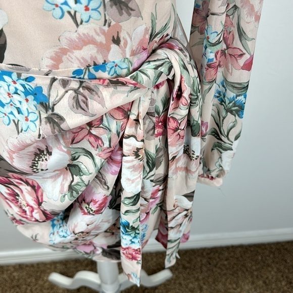 Yumi Kim Tie Me Over Full of Love Blush Mini Dress Women's M Pink Floral NWT - Picture 5 of 16